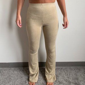 Suede Pants from Stradavarius(store in Spain)
